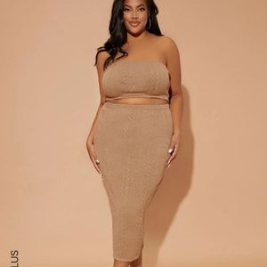 Plus SizeTextured Tube Top & Pencil Skirt